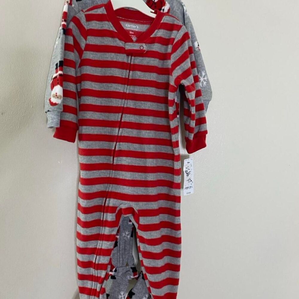 Carter-s 2 peice Santa sleepers multi Pajamas